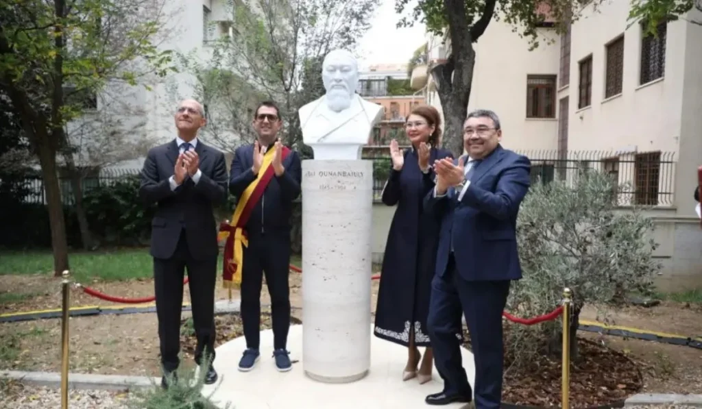 Италияда Абай Құнанбайұлының бюсті ашылды