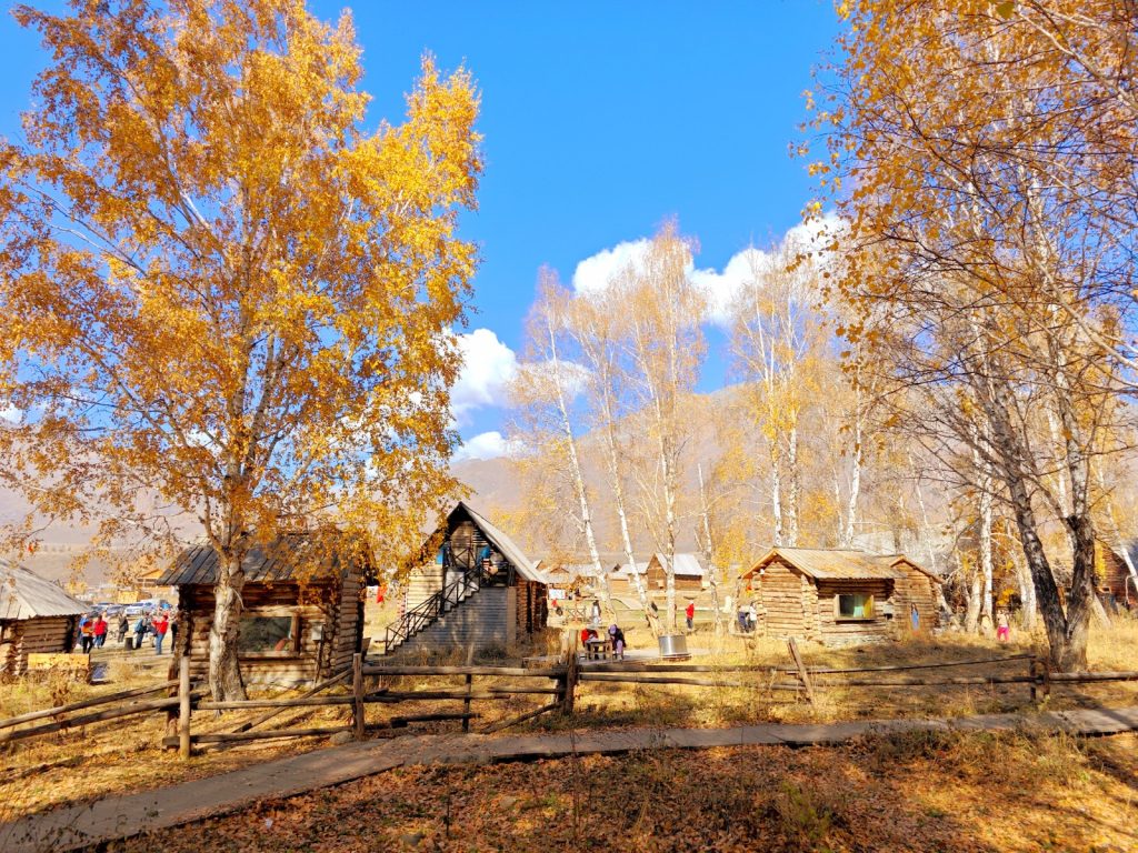 Туристы становятся создателями – старые деревни Синьцзяна «покоряют сердца» молодых людей