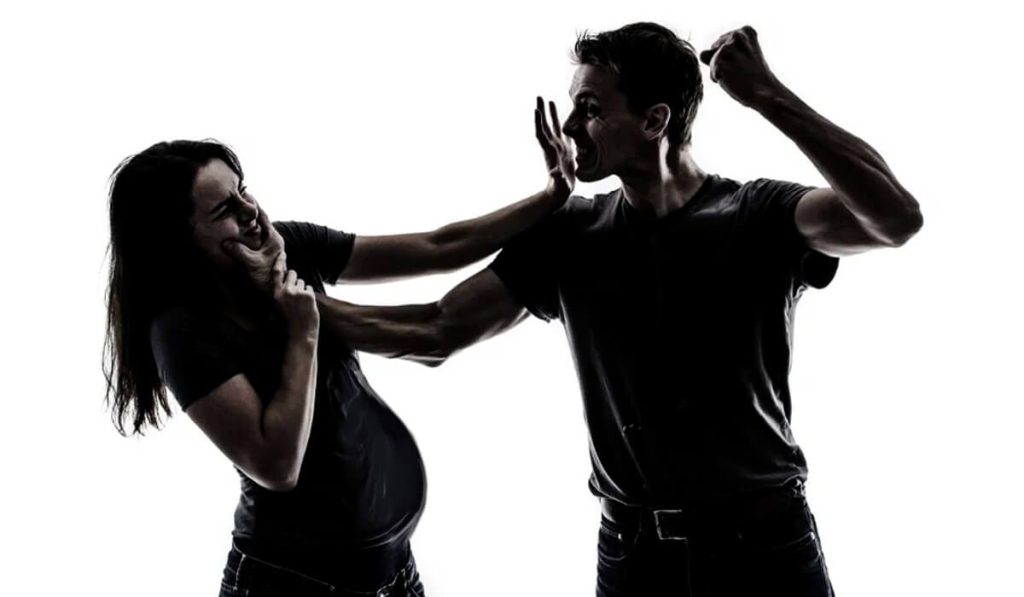 Заң жобасы: Енді әйелін ұрып-соққандар қылмыстық жауапқа тартылады