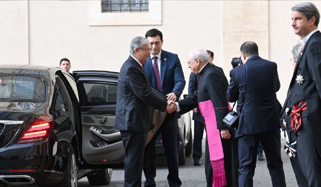 Президент Рим Папасы Францискпен кездесу үшін Ватиканға келді