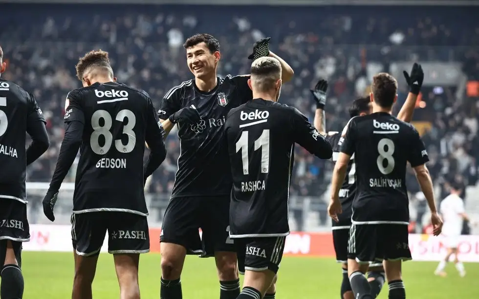 Зайнутдиновтің командасы Ыстамбұл дербиінде сенімді жеңіске жетті