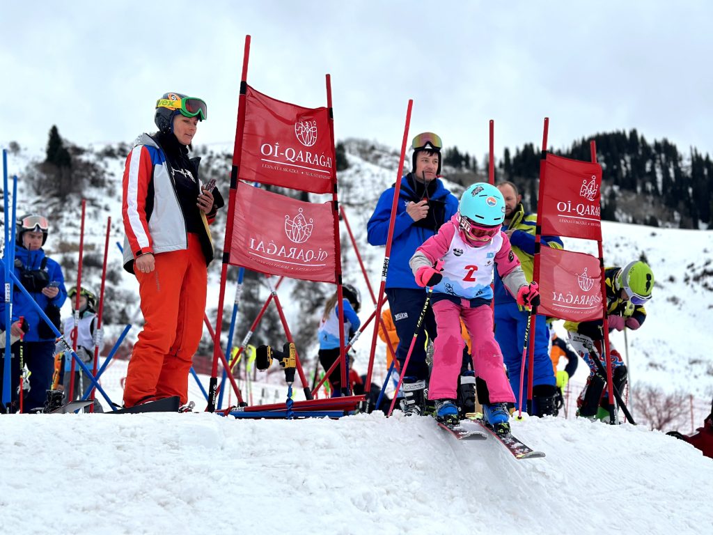 Oi-Qaragai отбасылық курортында шаңғыдан балалар жарысы өтті