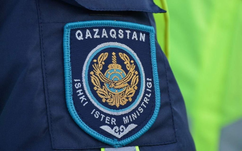 Маралдыда 100-ге жуық адам фабрика аумағында төбелес шығарған