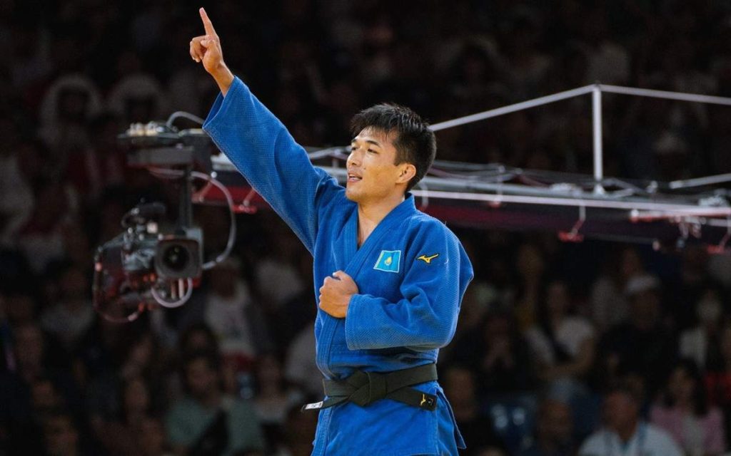 Еліңе жүлде сыйлағаннан артық бақыт бар ма