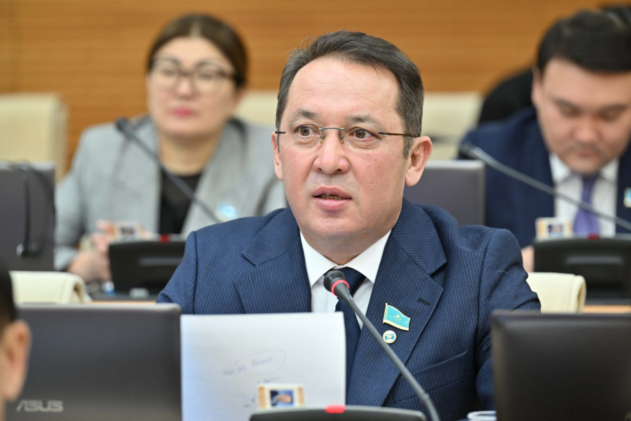 Азат Перуашевтың орынбасары Ұлттық гвардия генералына пара берген — бұрынғы депутат Садықов (видео)