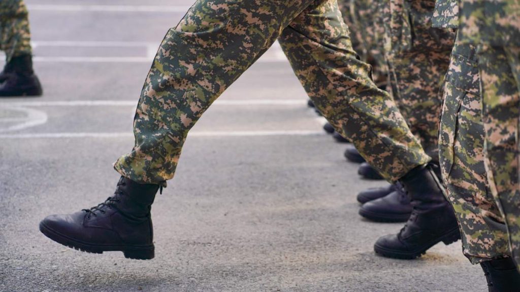 Алматыда сарбаз әскери бөлім ғимаратының үшінші қабатынан секіріп кетті