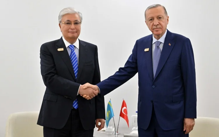 Тоқаев Түркияға барады: Қазақстан мен Түркия стратегиялық серіктестікті жаңа деңгейге көтермек