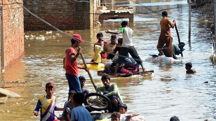 Пәкістандағы су тасқынынан қаза тапқандар саны 1000 адамнан асты