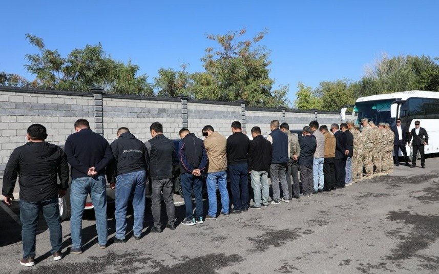 Қырғызстанда шекарадағы заңсыздықтарға қатысы бар 20-дан астам шенеунік ұсталды