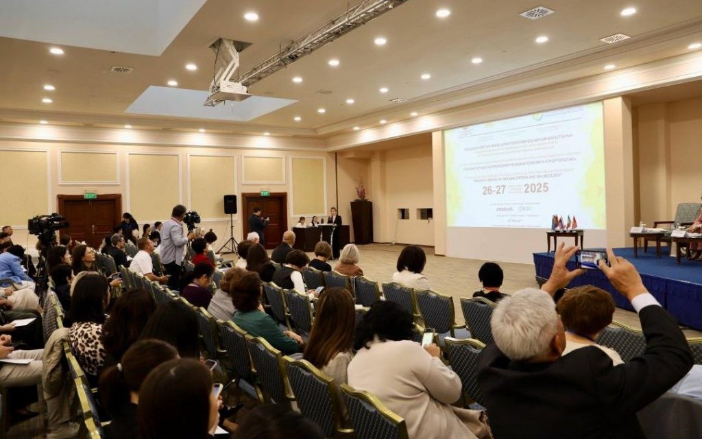 Астанада мүгедектігі бар балаларды оңалтудың халықаралық тәсілдері талқыланып жатыр