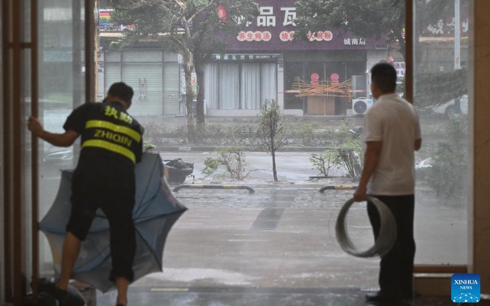 Қытайда 1,89 млн адам қауіпсіз жерге көшірілді