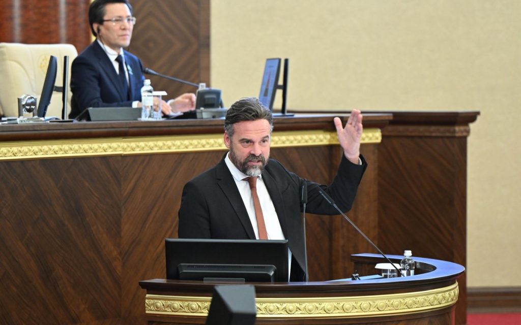 ЕО сарапшысы Қазақстанның ЖИ заңын жоғары бағалады