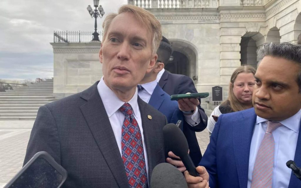 АҚШ Гренландияға басып кірмейді