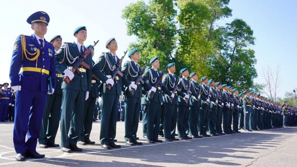 Алматыда 160-тан астам курсант ант берді