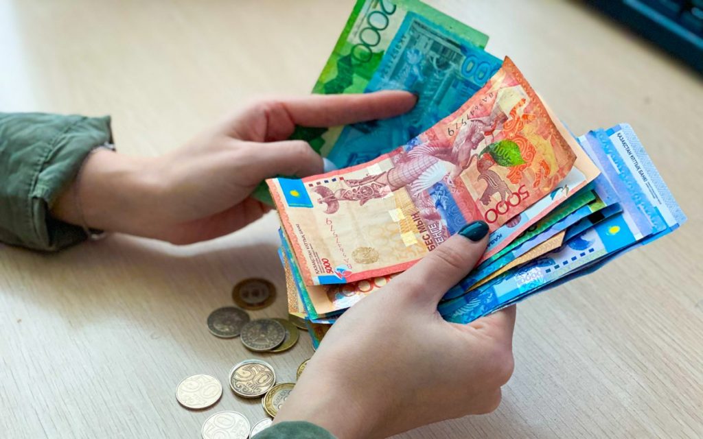 Ақша айырбастау орындарында доллар бағамы қандай