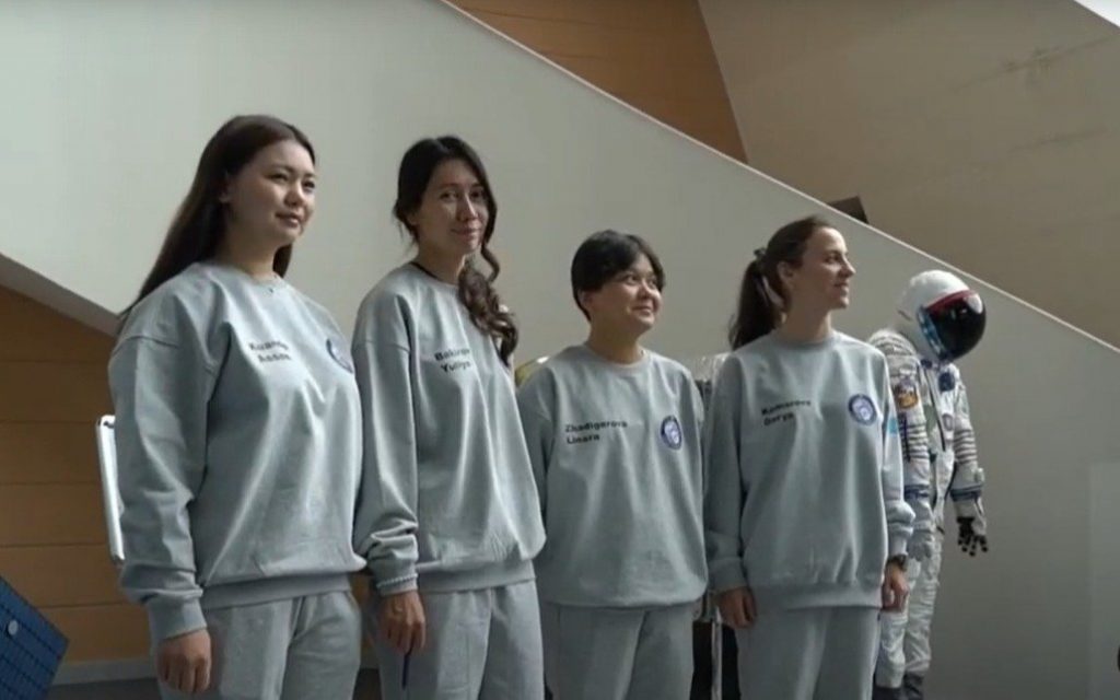 Әйелдер экипажы ғарышқа ұшуға дайындалып жатыр