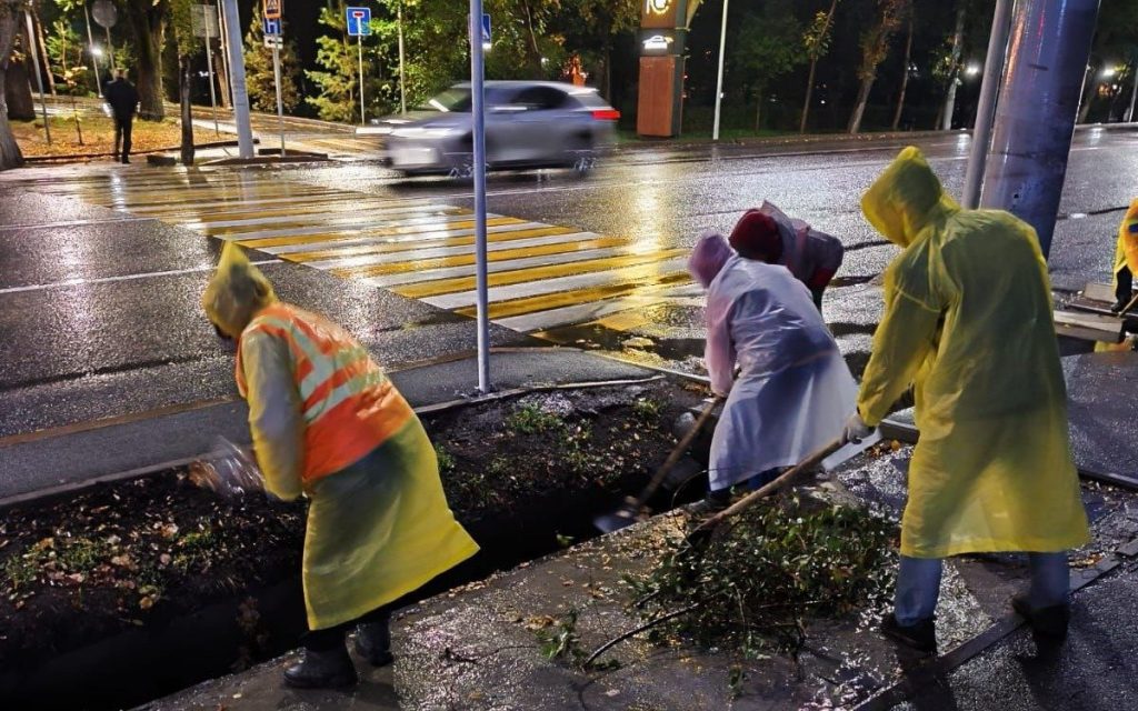 Алматыда коммуналдық қызметкерлер күшейтілген режимде жұмыс істейді