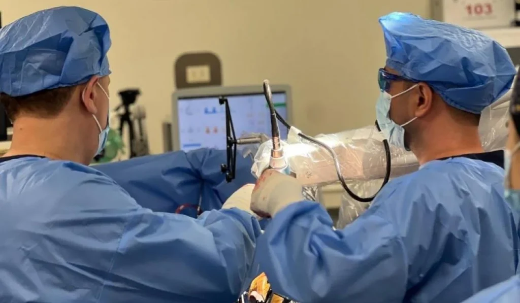 Қазақстан дәрігерлері Ташкентте роботтың көмегімен ота жасады