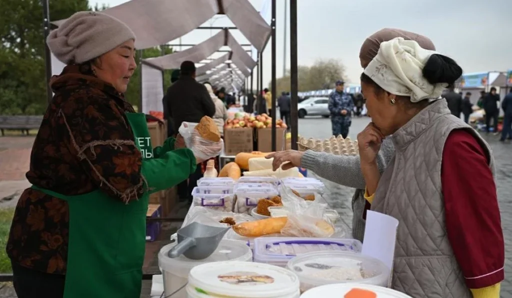 Жетісу облысындағы жәрмеңкеде 137 тонна жаңа өнім қолжетімді бағамен сатылды