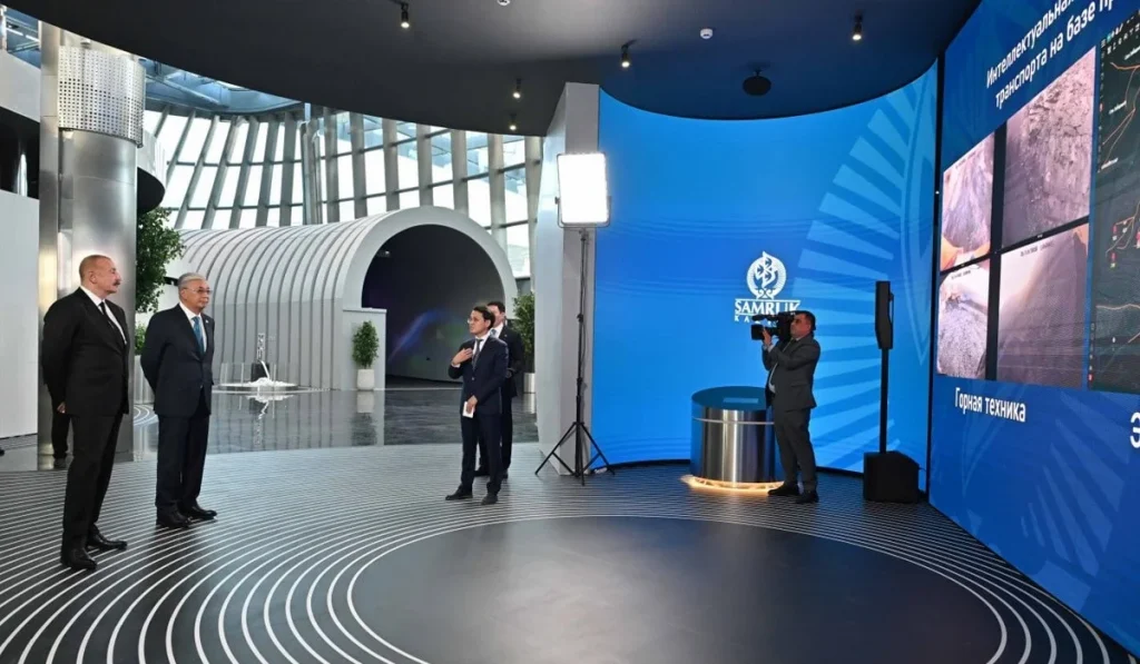 Тоқаев пен Әлиев Alem.AI халықаралық жасанды интеллект орталығына барды