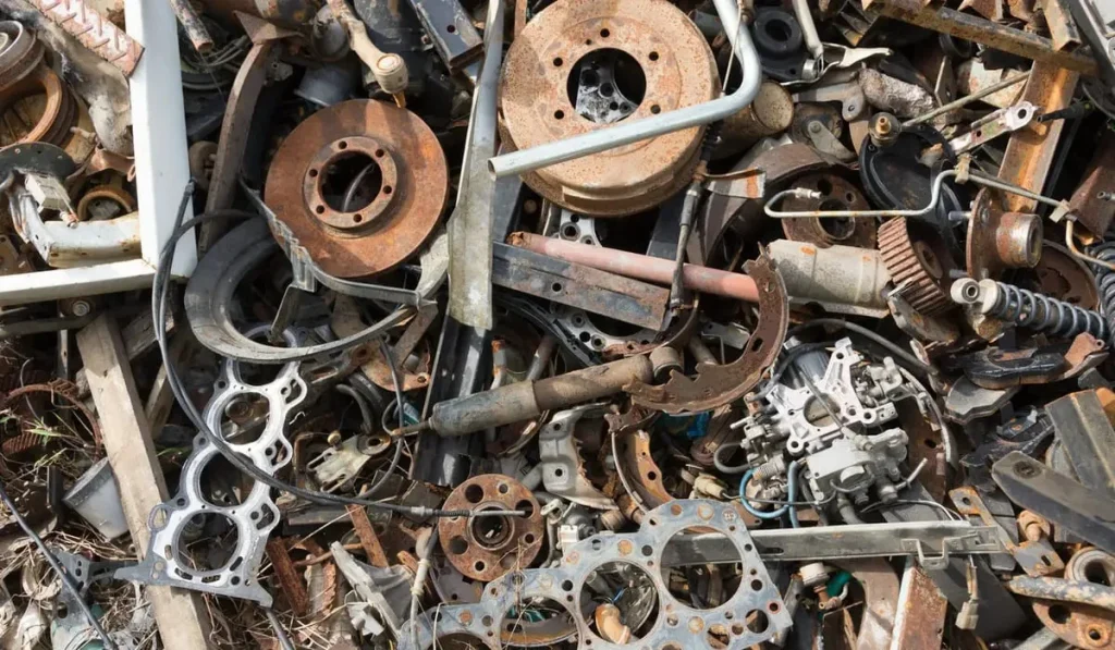 Маңғыстаудан 380 тонна қара металл артып жібергендер жазаланды