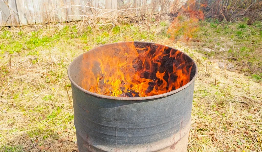 Қызылордада әйелінің киім-кешегін өртеп жіберген азамат 3 ай бойы қатаң бақылауда жүреді