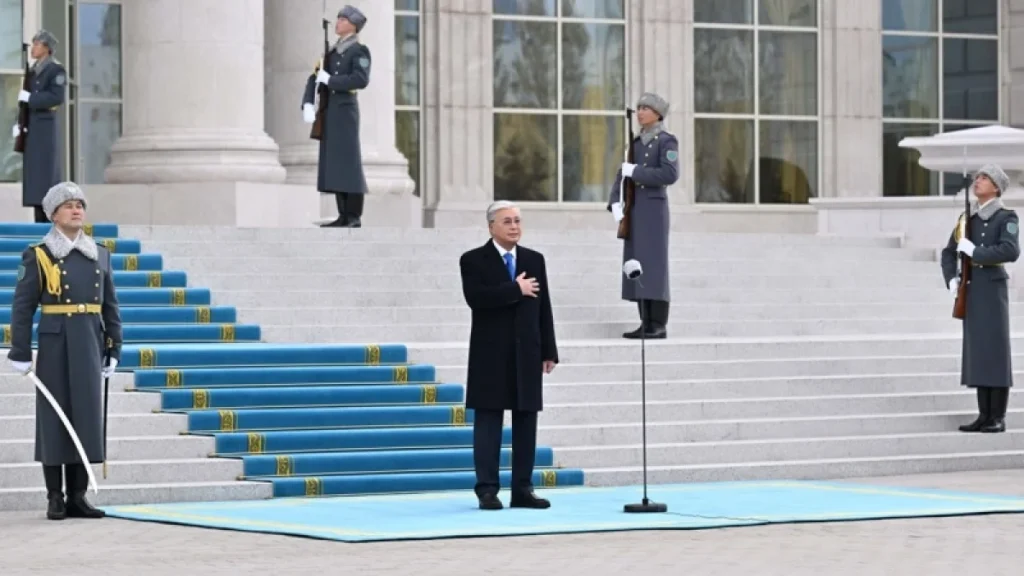 Президент Мемлекеттік ту көтеру рәсіміне қатысты (ФОТО)