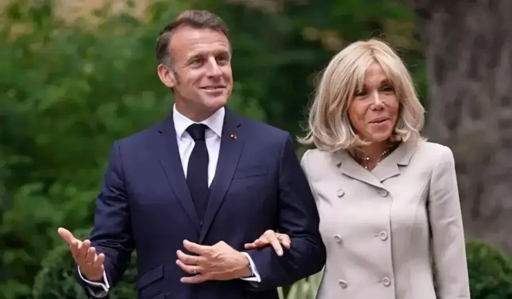 Парижде Эммануэль Макронның әйелі туралы жалған ақпарат таратқан 10 адам сотталып жатыр