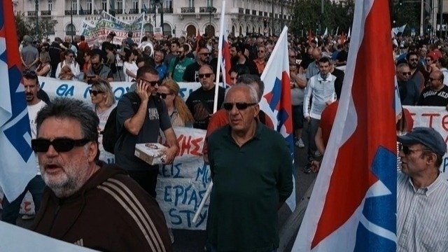 Грекияда ереуілге байланысты саяхат пен қызмет көрсету тоқтады