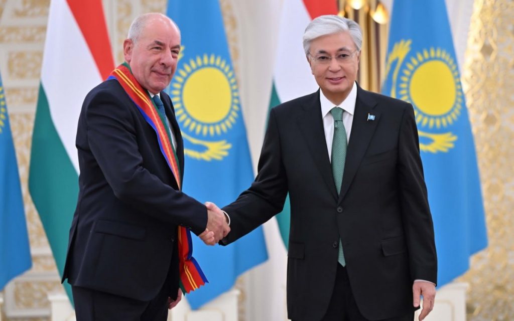 Қасым-Жомарт Тоқаев Мажарстан Президентін бірінші дәрежелі «Достық» орденімен марапаттады