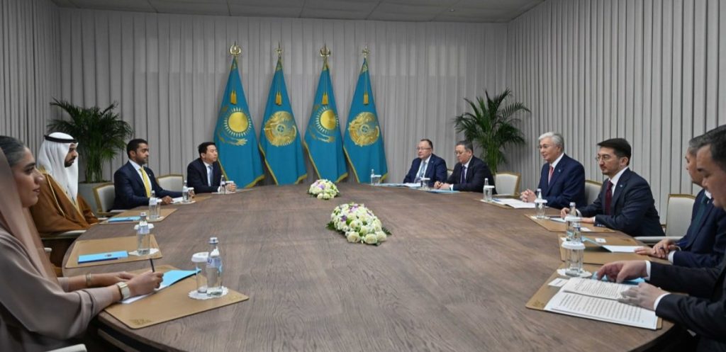 Президент БАӘ Жасанды интеллект мәселелері жөніндегі мемлекеттік министрімен кездесті