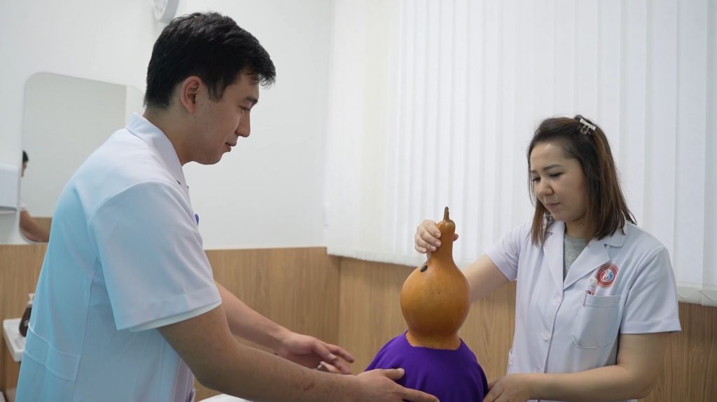 История становления «зарубежного врача традиционной китайской медицины» в Казахстане