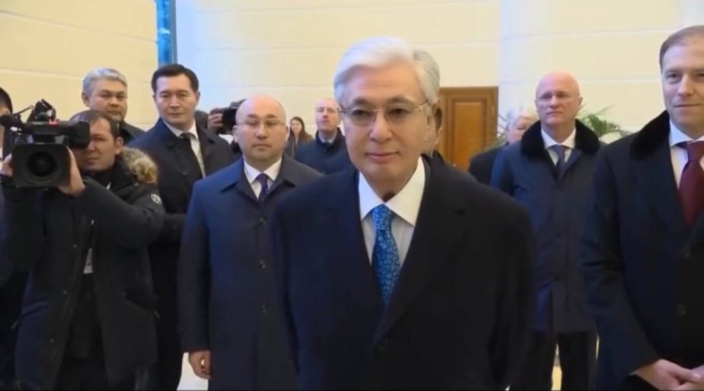 Студенты МГИМО говорили с Токаевым на казахском языке о дружбе Казахстана и России