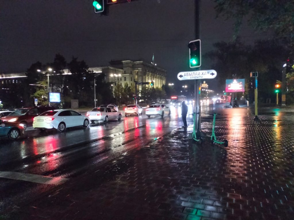 Пробка как диагноз: как алматинцы справляются со стрессом в ежедневных заторах