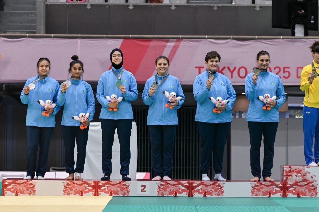 Национальная сборная Казахстана по сурдодзюдо возвращается с триумфом из Токио