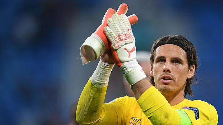 «Чудеса случаются»: голкипер «Интера» Ян Зоммер подарил перчатки юному фанату из Казахстана