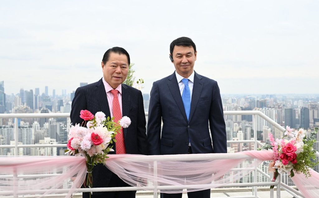 Дархан Сатыбалды обсудил сотрудничество с китайской корпорацией Yuexing Group