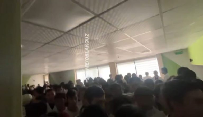 Давка студентов в Ташкенте