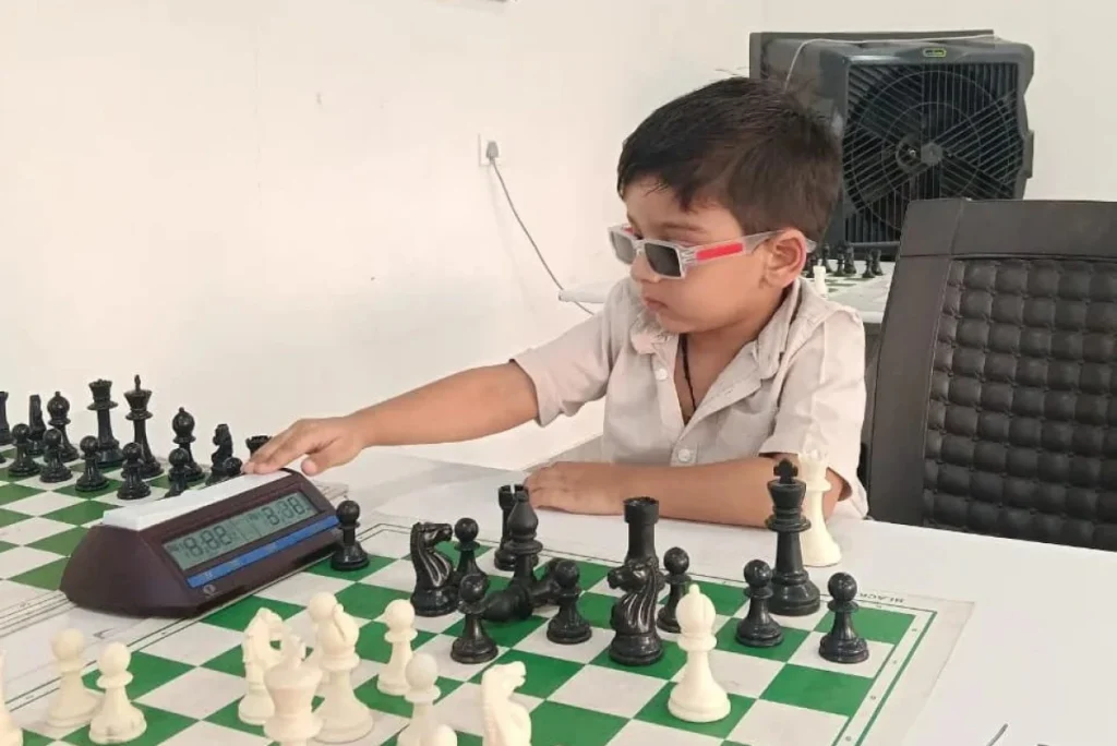 Трёхлетний индийский мальчик стал самым юным шахматистом в рейтинге ФИДЕ 3-летний шахматист