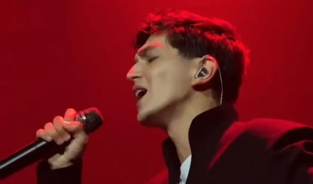 Организатора обязали вернуть более 6 млн тенге за несостоявшийся концерт Akmal’ в Костанае