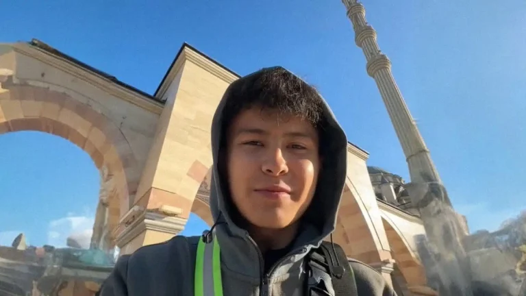 Роман Анатолы