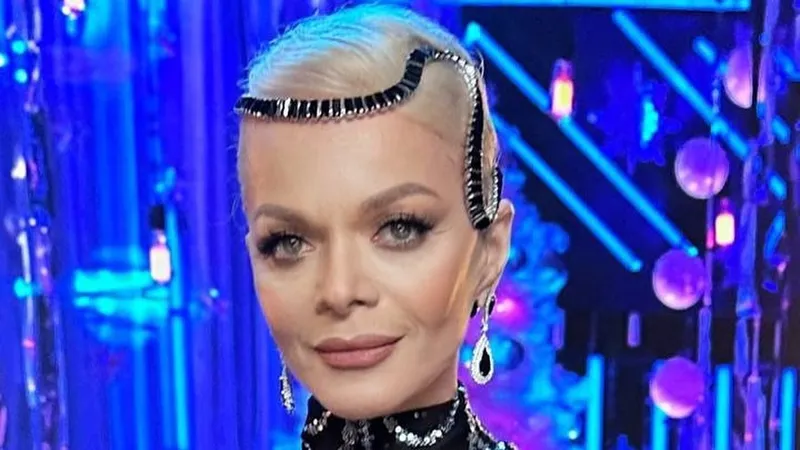 Ларису Долину могут наградить за вклад в борьбу с мошенниками Лариса Долина