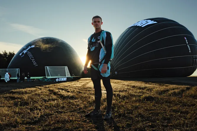 Первый футбольный матч в небе: установлен новый мировой рекорд Сергей Бойцов