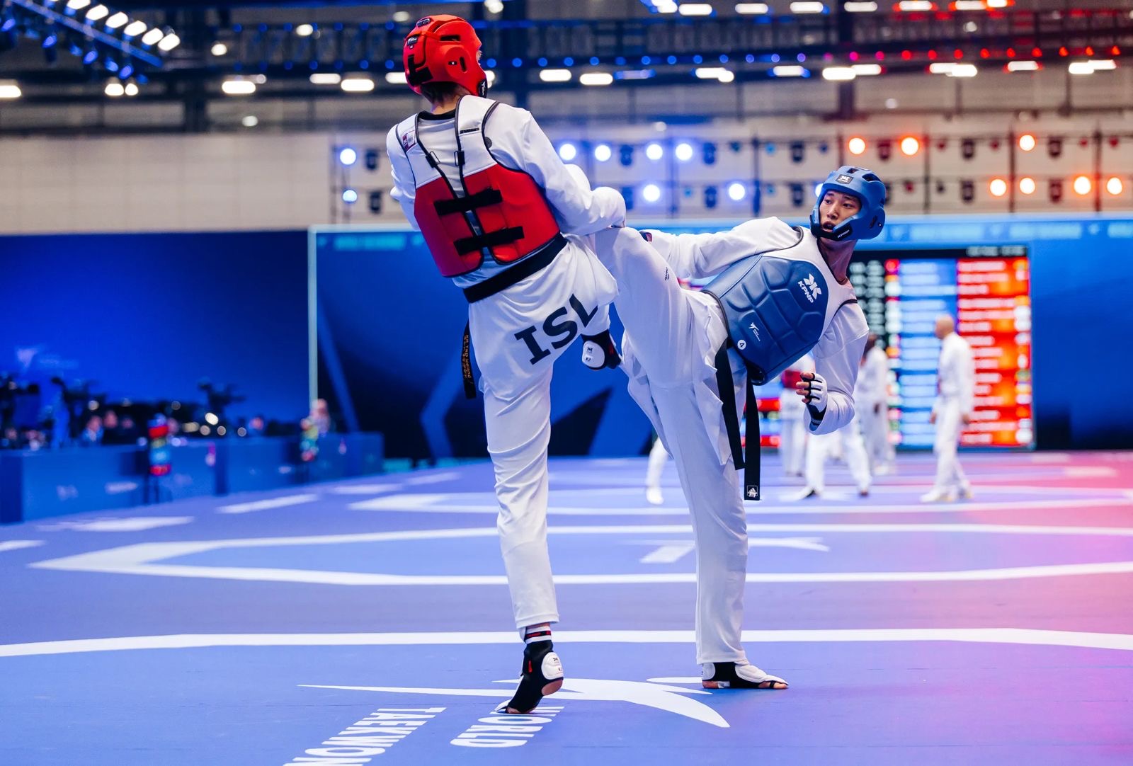 Батырхан Толеугали чемпион мира U21 по таеквондо