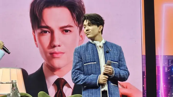 В Алматы представили книгу-альбом о Димаше Кудайбергене Димаш