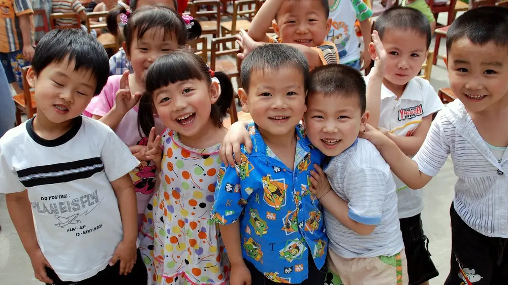 Неожиданное решение для повышения рождаемости приняли в Китае Дети Китая