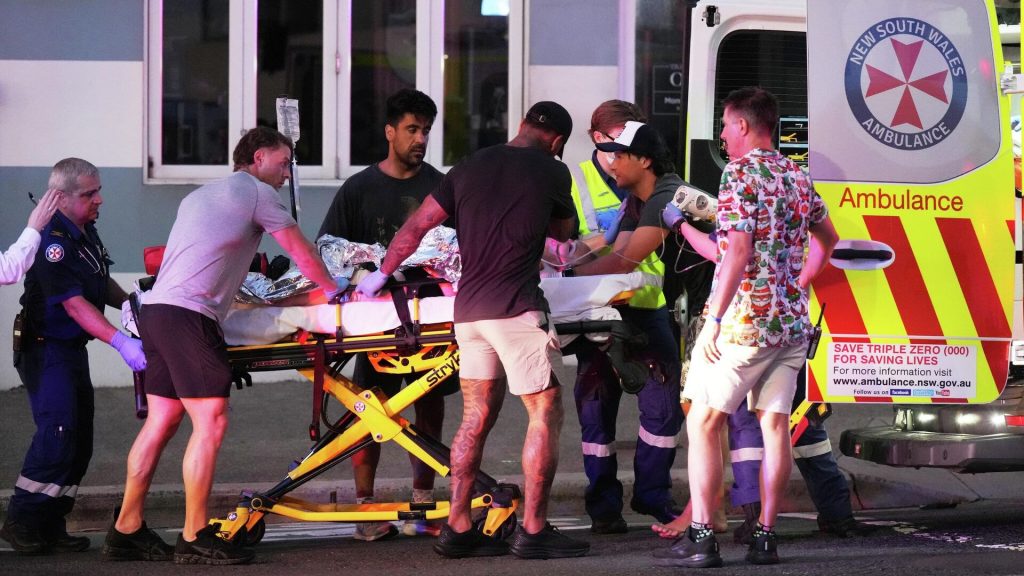 Кровавая стрельба на пляже Бонди-Бич в Сиднее признана терактом: что известно на данный момент