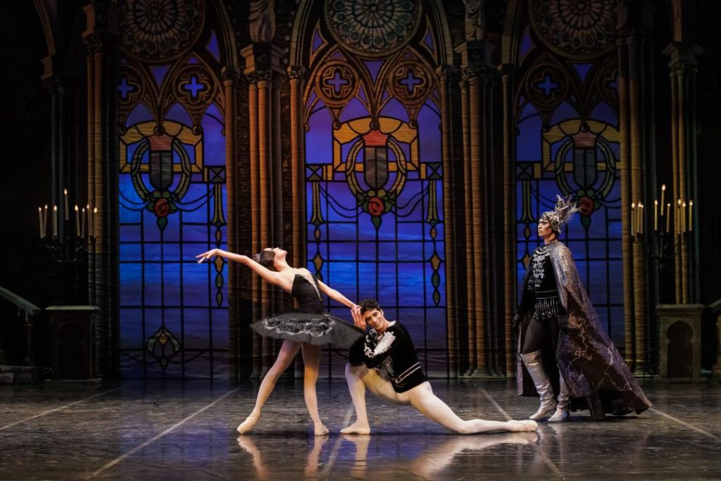 Абай атындағы опера және балет театры