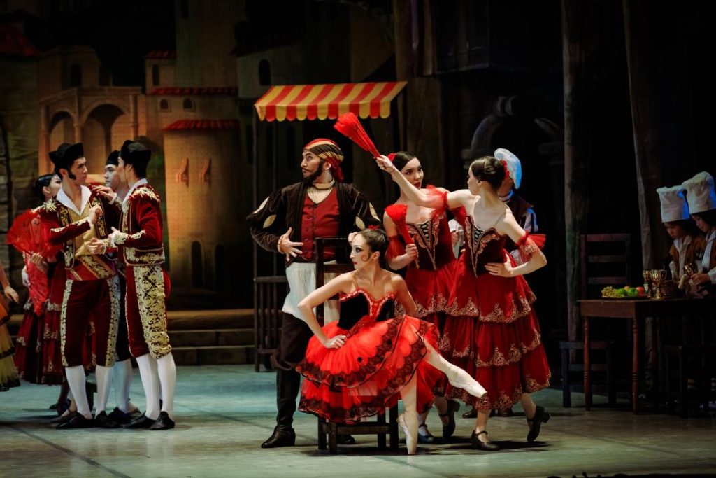 Абай атындағы опера балет театры