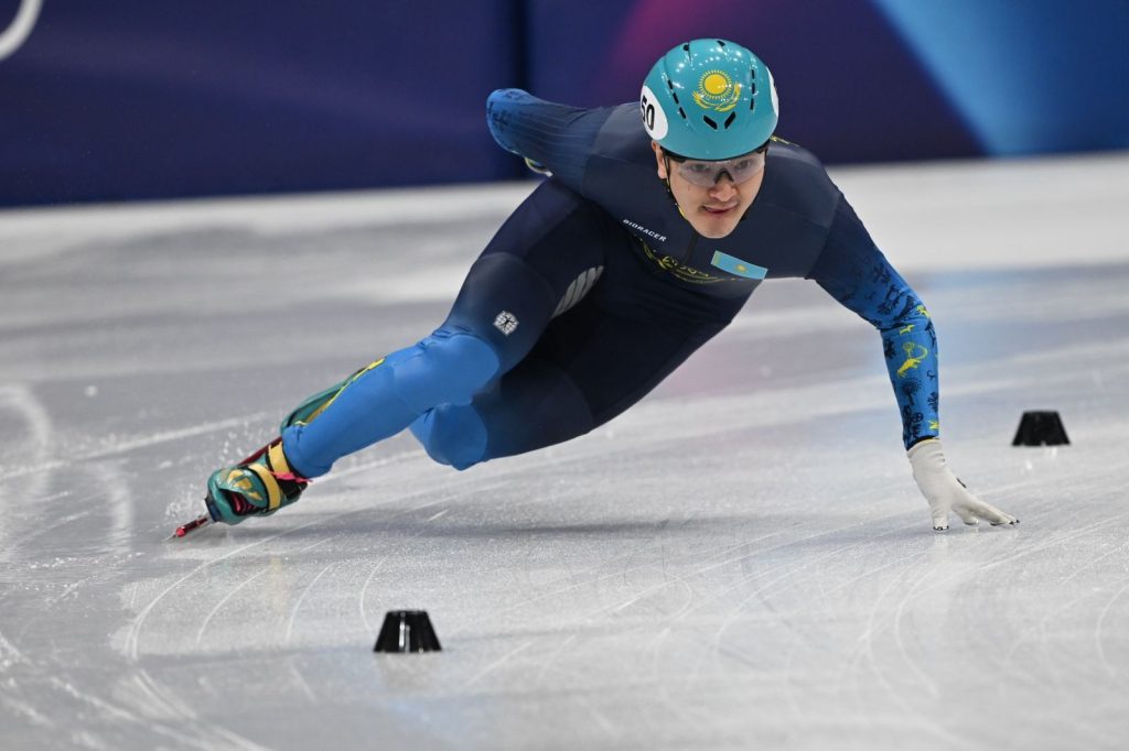 Казахстанские мастера шорт-трека прорвались в четвертьфинал Олимпиады в Милане